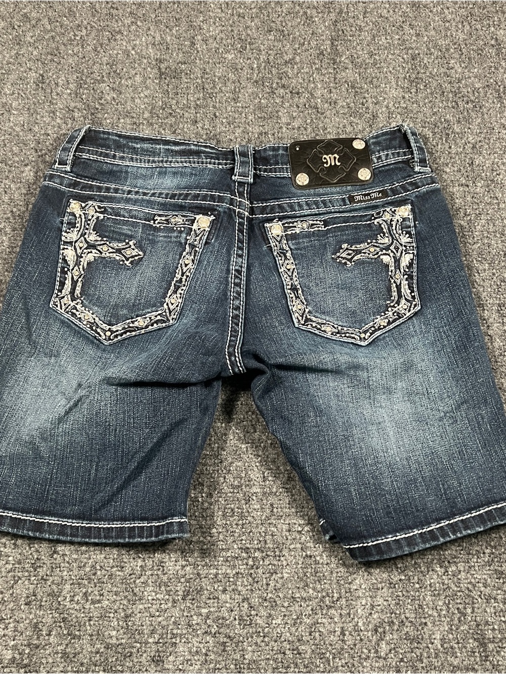 Miss Me Jeans Mid Shorts 28 Signature Dark Wash Embellished Back Pockets
